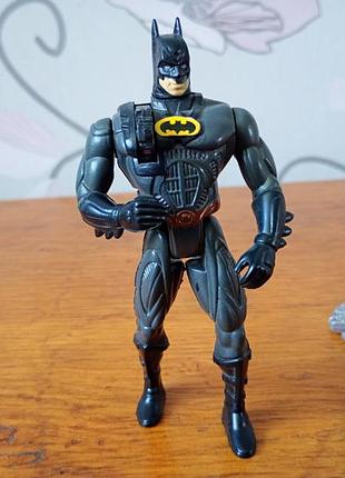 Игрушка - фигурка batman - вкладыш в подарок.