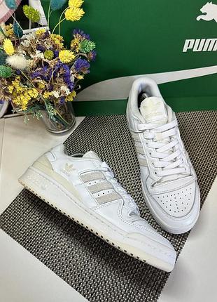 Оригинальные кроссовки adidas