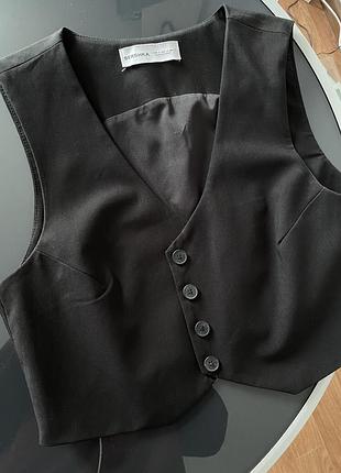 Продам жилет bershka