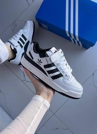 Adidas forum low white black