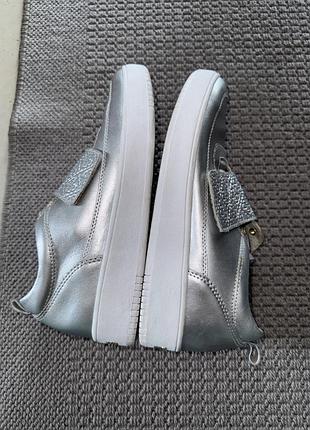 Шкіряні натуральні кросівки guess оригінал оригинал шкіра кожаные натуральные кроссовки кожа кеди кеды мокасины мокасіни мокасини 9