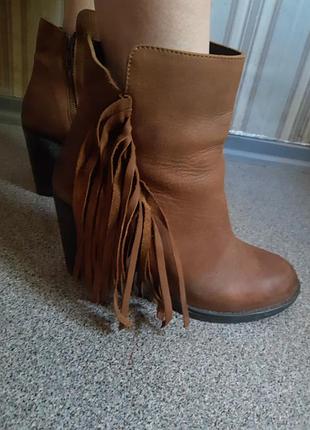 Коричневые кожаные ботильоны сапоги steve madden woodstock в стиле бохо с бахромой