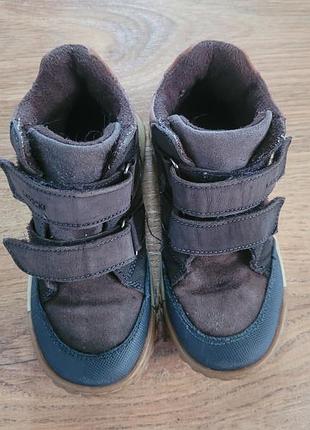 Продам осенние ботинки на мальчика. размер 27. стелька 17,5см
lasocki