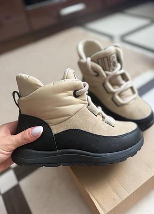 Зимові черевики взуття снігоходи ugg yose puffer lace 35 22 см