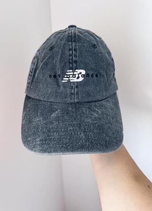Вінтажна бейсболка new balance з ефектом потертості