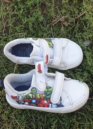 Кеди фірми marvel