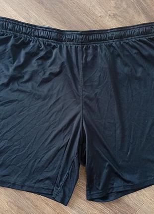 Брендовые шорты under armour.