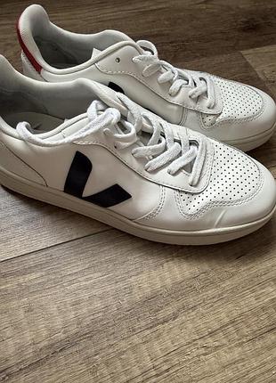 Кросівки veja оригінал 39