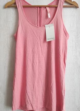Женская майка розового цвета бренда bershka испания