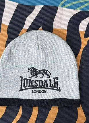 Стильные шапки lonsdale