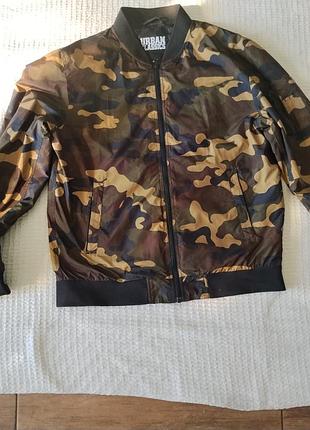 Чоловіча куртка вітровка бомбер urban classics camo (xl) камуфляж