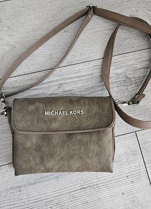 Маленькая новая сумочка на длинном ремешке michael kors