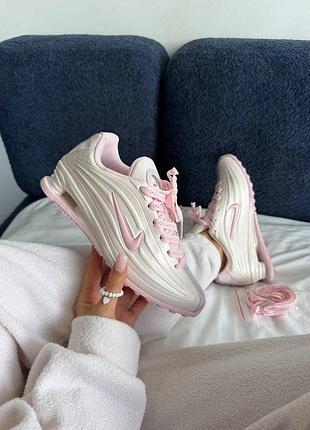 Кроссовки nike shox r4 pearl pink/pink foam