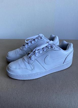 Кросівки nike із натуральної шкіри. розмір: 40,5.