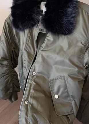 Утеплена куртка-бомбер oversize від hm 6