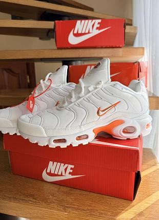 Nike air max plus tn унісекс — білі з помаранчевим, розмір 41 (26 см), нові, з коробкою
