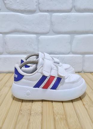 Кроссовки adidas 3