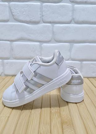 Кроссовки adidas