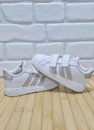 Кроссовки adidas 5
