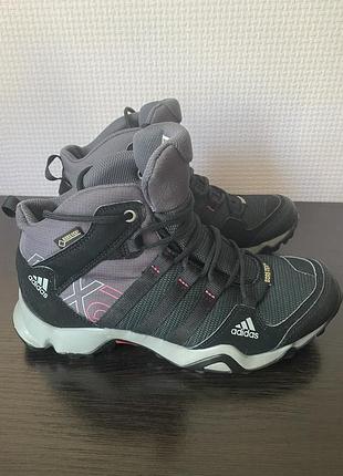 Кросівки adidas 2