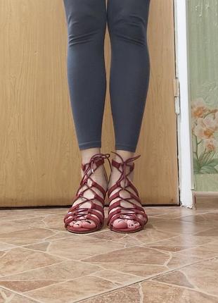 Продам босоніжки 7