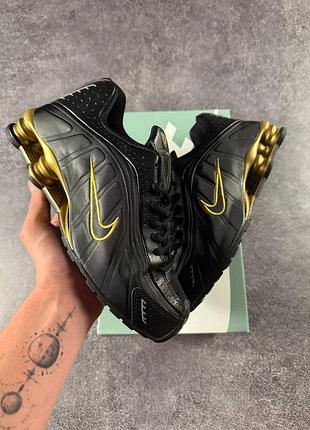 Nike shox r4 black gold