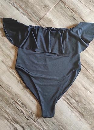 Женский черный слитный купальник prettylittlething с оборкой, размер l (eur 40 / u9 12)