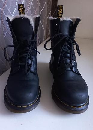 Зимові черевики dr martens serena 4