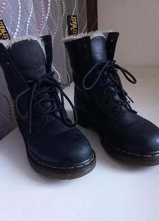 Зимові черевики dr martens serena 6