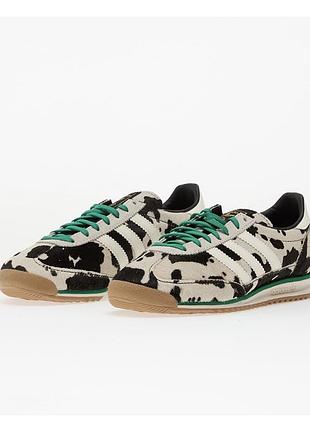 Кросівки adidas в принт