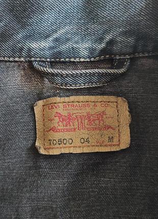 Фирменная джинсовая куртка levis. 3