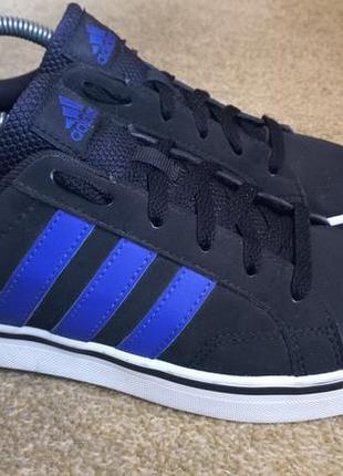 Кросівки adidas р. 40 оригінал