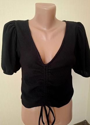 Черный топ с вырезом в рубчик zara
