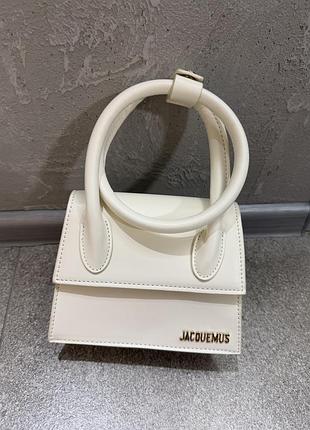 Сумка jacquemus в білому кольорі