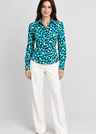 Яскрава сорочка в горох