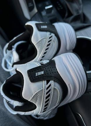 Nike intiator white/black premium 5