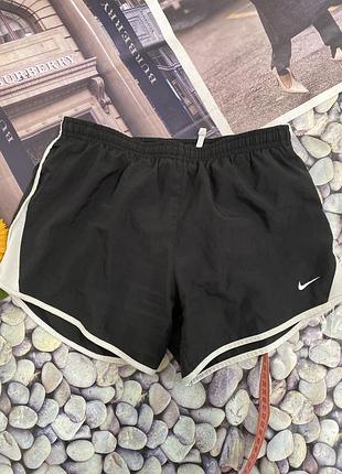 Спортивні шорти для дівчинки nike
