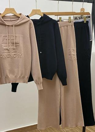 Вʼязаний костюм givenchy