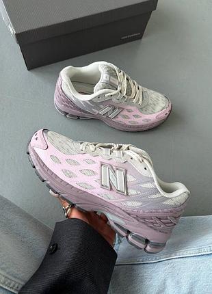 Женские кроссовки new balance 1906r fantomfit pink greyque беланс серого с розовым цветами