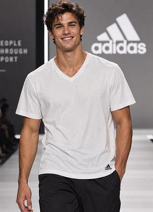 Чоловіча біла бавовняна футболка adidas, розмір l