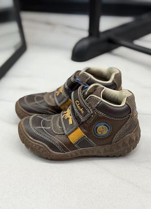 Осінні черевики clarks 27