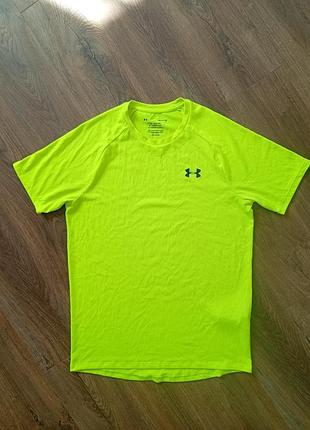Брендовая футболка under armour.