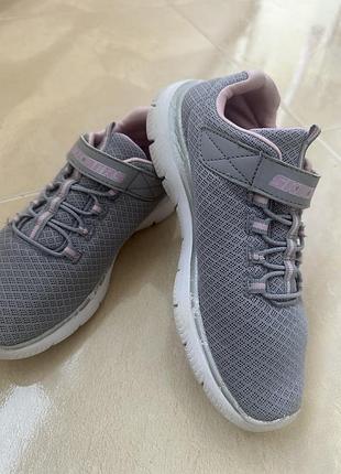 Кросівкии на дівчинку skechers оригінал