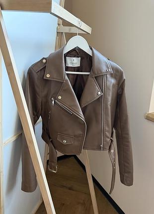 Курточка stradivarius