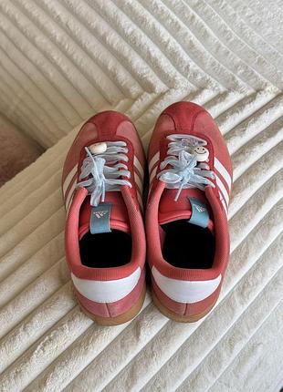 Кросівки adidas 4