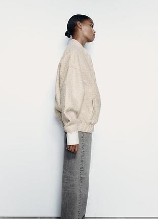 Базовий бомбер букле zara 5
