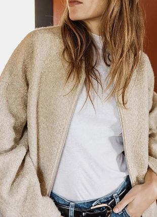 Базовий бомбер букле zara 7