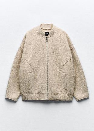 Базовий бомбер букле zara 9