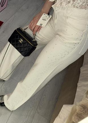 Джинси bershka straight зі стразами, білі джинси, прямі джинси, трендові джинси, блискучі джинси, джинси бершка, стильні джинси