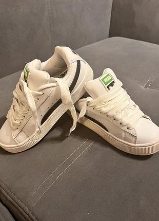 Стильные  кроссовки puma .оригинальный бренд puma • удобные и лёгкие • практичные в носке • хорошо смотрятся на ноге • состояние: хорошее • размер: 36